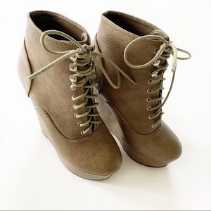 🌵 4 | $30 Charlotte Russe Platform Wedge Heel